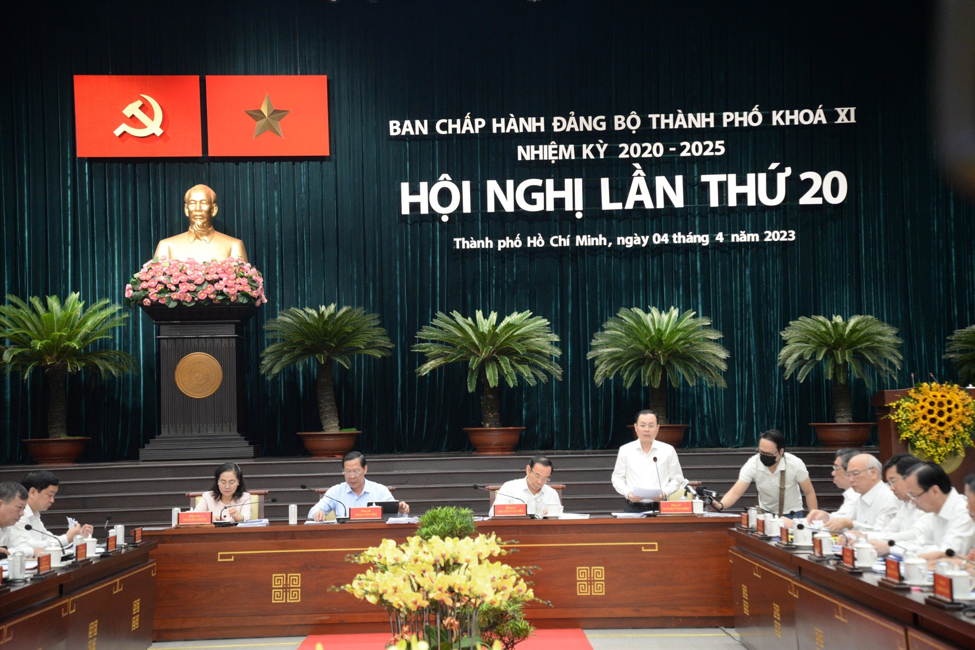 Hội nghị lần thứ 20 Ban Chấp hành Đảng bộ TPHCM bàn giải pháp thúc đẩy kinh tế.  Ảnh: Minh Quân