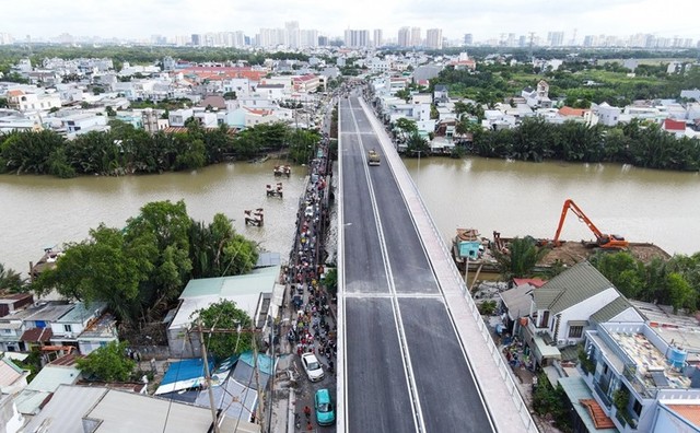 Cầu Long Kiểng chính thức đi vào hoạt động từ tháng 9/2023, hoàn thành sớm hơn 3 tháng so với dự kiến kể từ ngày hoàn tất bàn giao mặt bằng. Ảnh: Quốc Anh.