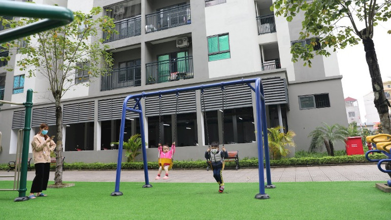 Khu vui chơi của trẻ em tại Dự án nhà ở xã hội CT08 Khu đô thị Mê Linh Central do HUD đầu tư.